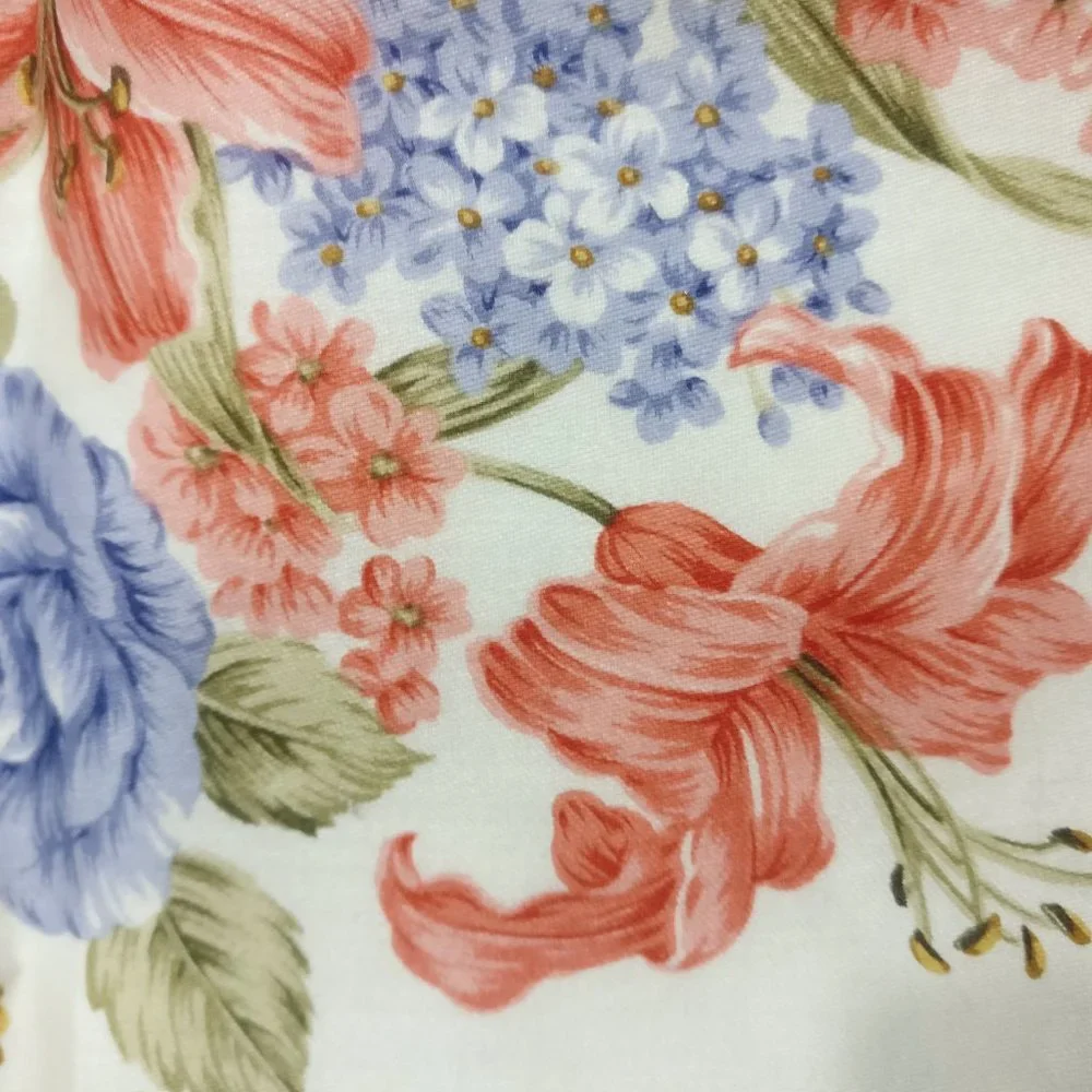 💎✨ Vintage Burberry Square Scarf - Picture 2 of 4